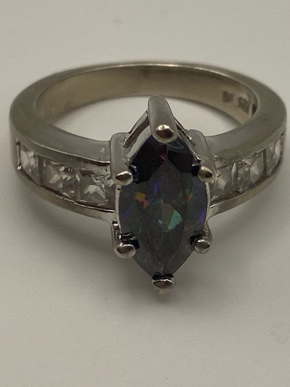 Mystic Marquise Center Stone Ring in Silver